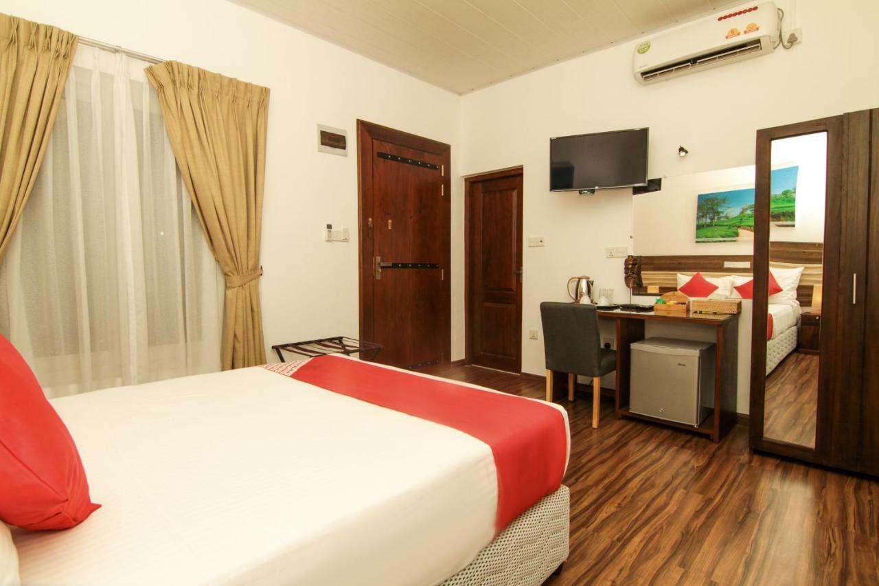 Clove Transit Hotel Kotugoda Exterior photo