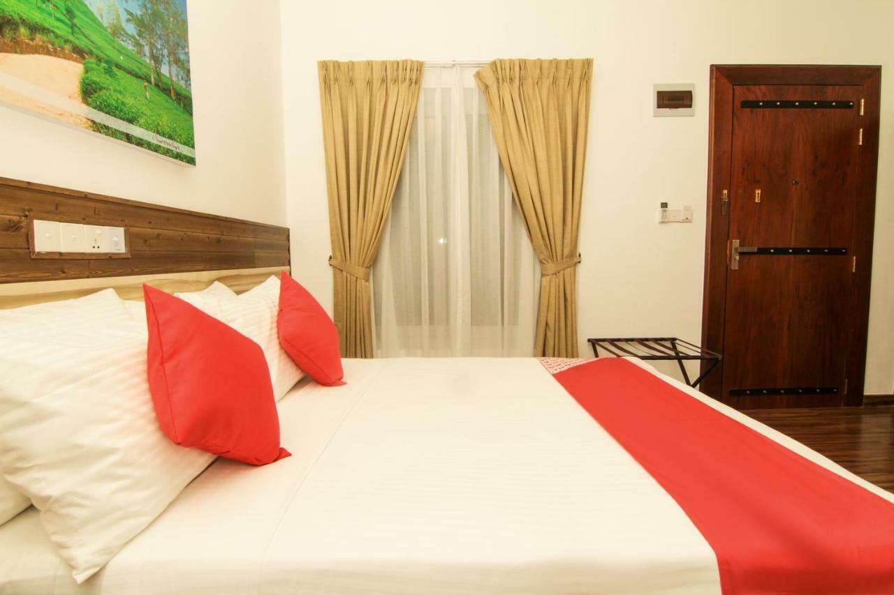 Clove Transit Hotel Kotugoda Exterior photo