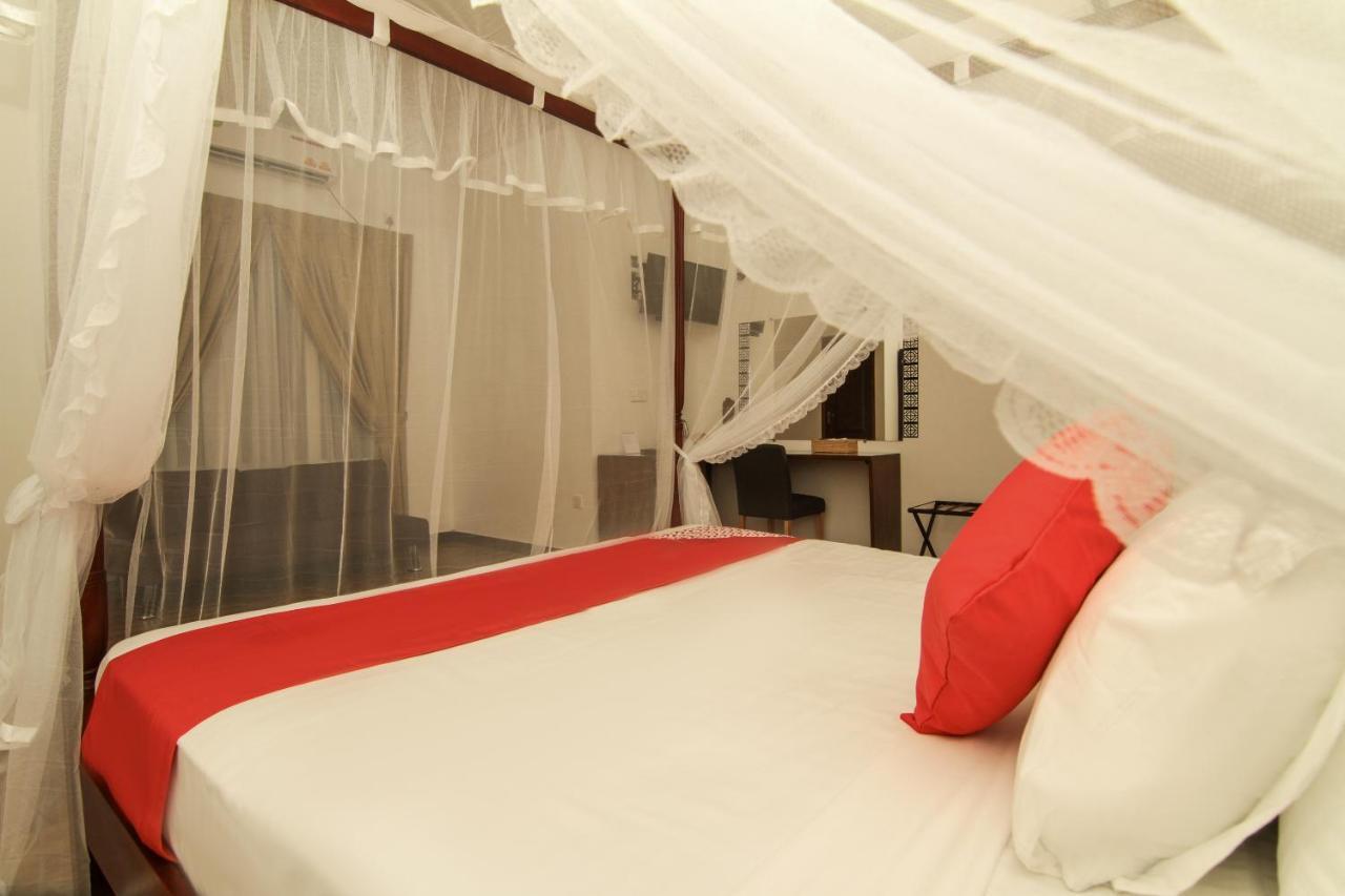 Clove Transit Hotel Kotugoda Exterior photo